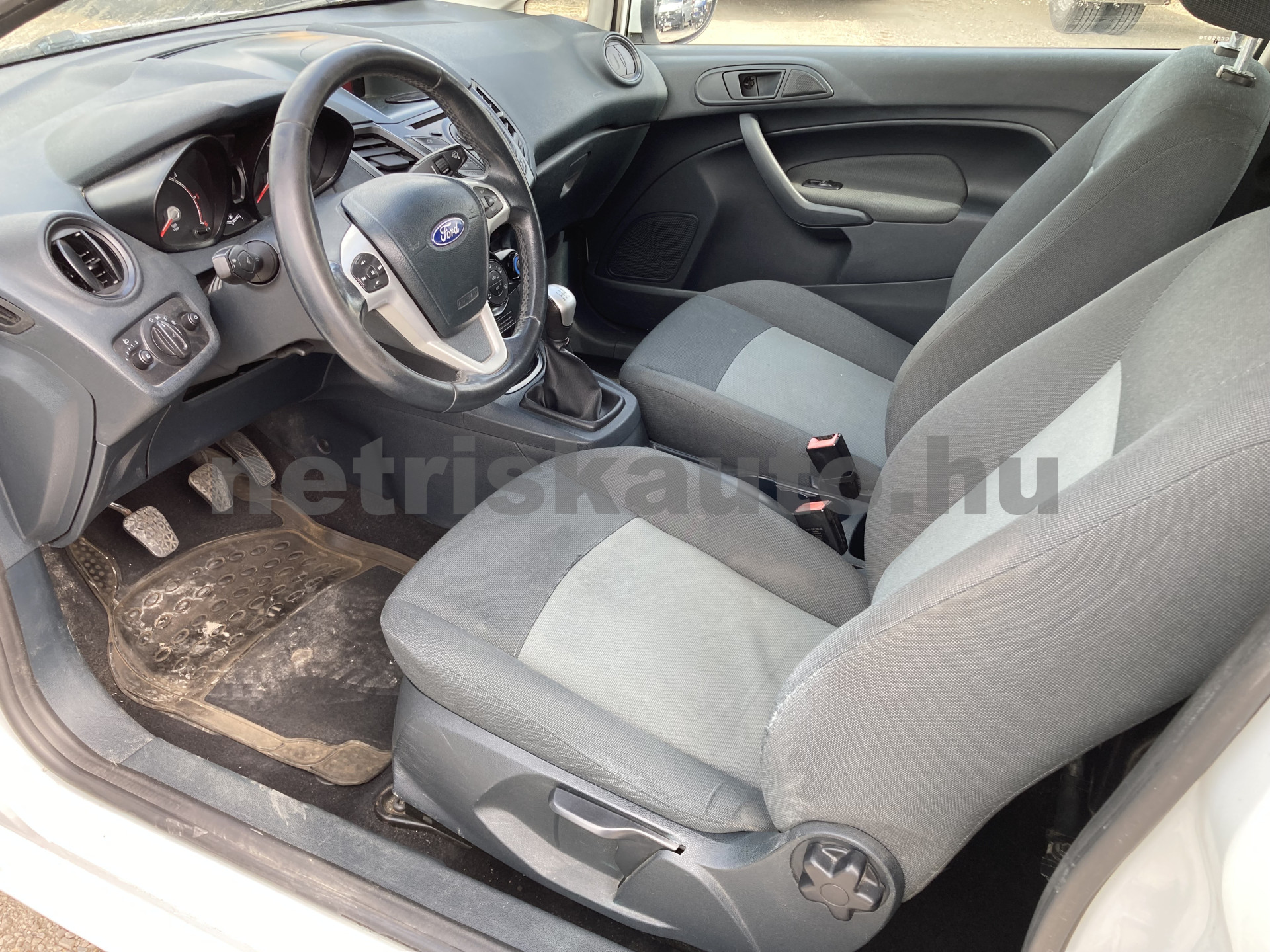 FORD Fiesta 1.4 TDCi Ambiente EURO5 tehergépkocsi 3,5t össztömegig - 1399cm3 Diesel 121465 6/8
