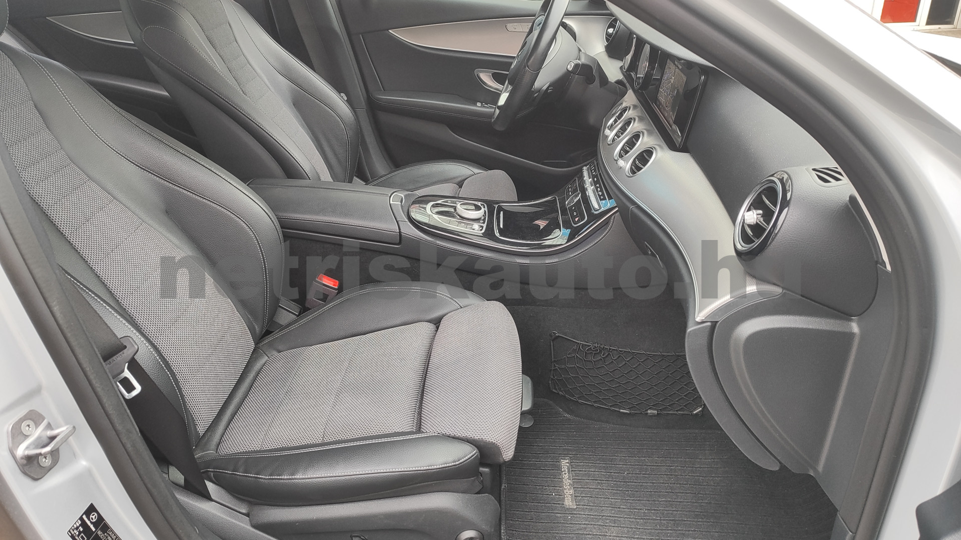 MERCEDES-BENZ E-osztály E 200 9G-TRONIC személygépkocsi - 1991cm3 Benzin 121624 9/12