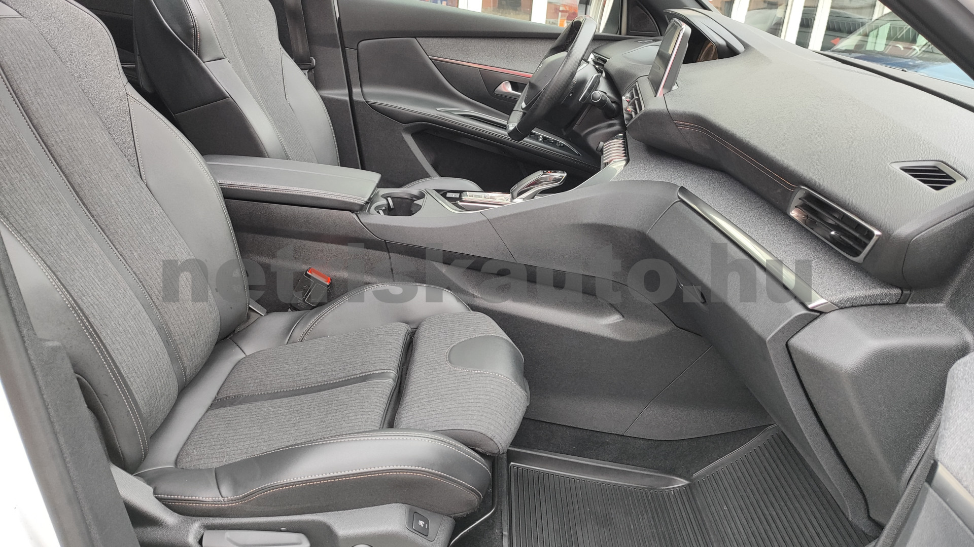 PEUGEOT 5008 2.0 BlueHDi S&S GT Line 7s. T8 E6.2 személygépkocsi - 1997cm3 Diesel 121347 10/12