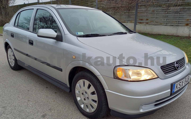 OPEL Astra 1.4 16V Classic II Optima személygépkocsi - 1364cm3 Benzin 120086 3/39