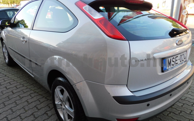 FORD Focus 1.6 Trend Aut. személygépkocsi - 1596cm3 Benzin 120320 2/12