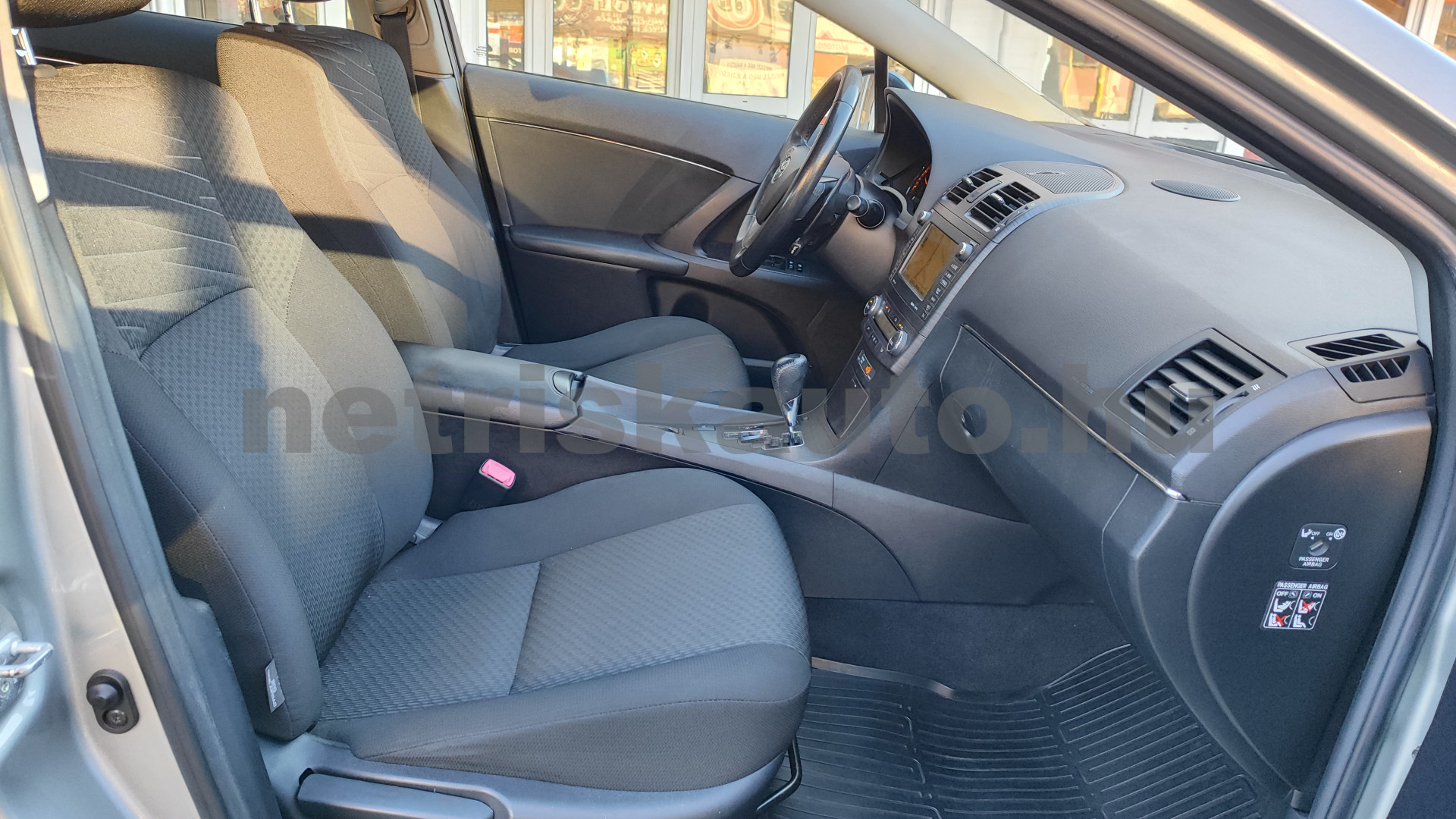 TOYOTA Avensis 2.2 D-4D Sol Aut. személygépkocsi - 2231cm3 Diesel 121404 8/12