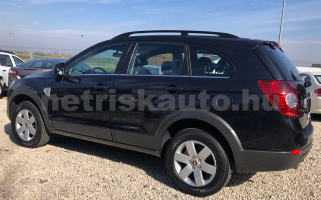 CHEVROLET Captiva 2.0 D LS 2WD személygépkocsi - 1991cm3 Diesel 119642 9/12