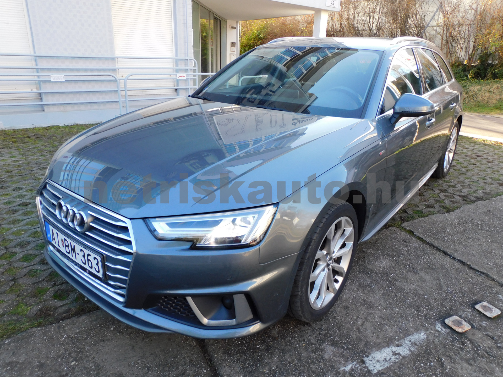 AUDI A4 40 TDI S line quattro S-tronic személygépkocsi - 1968cm3 Diesel 121040 11/12