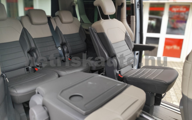 VW Multivan személygépkocsi - 1968cm3 Diesel 121498 11/12