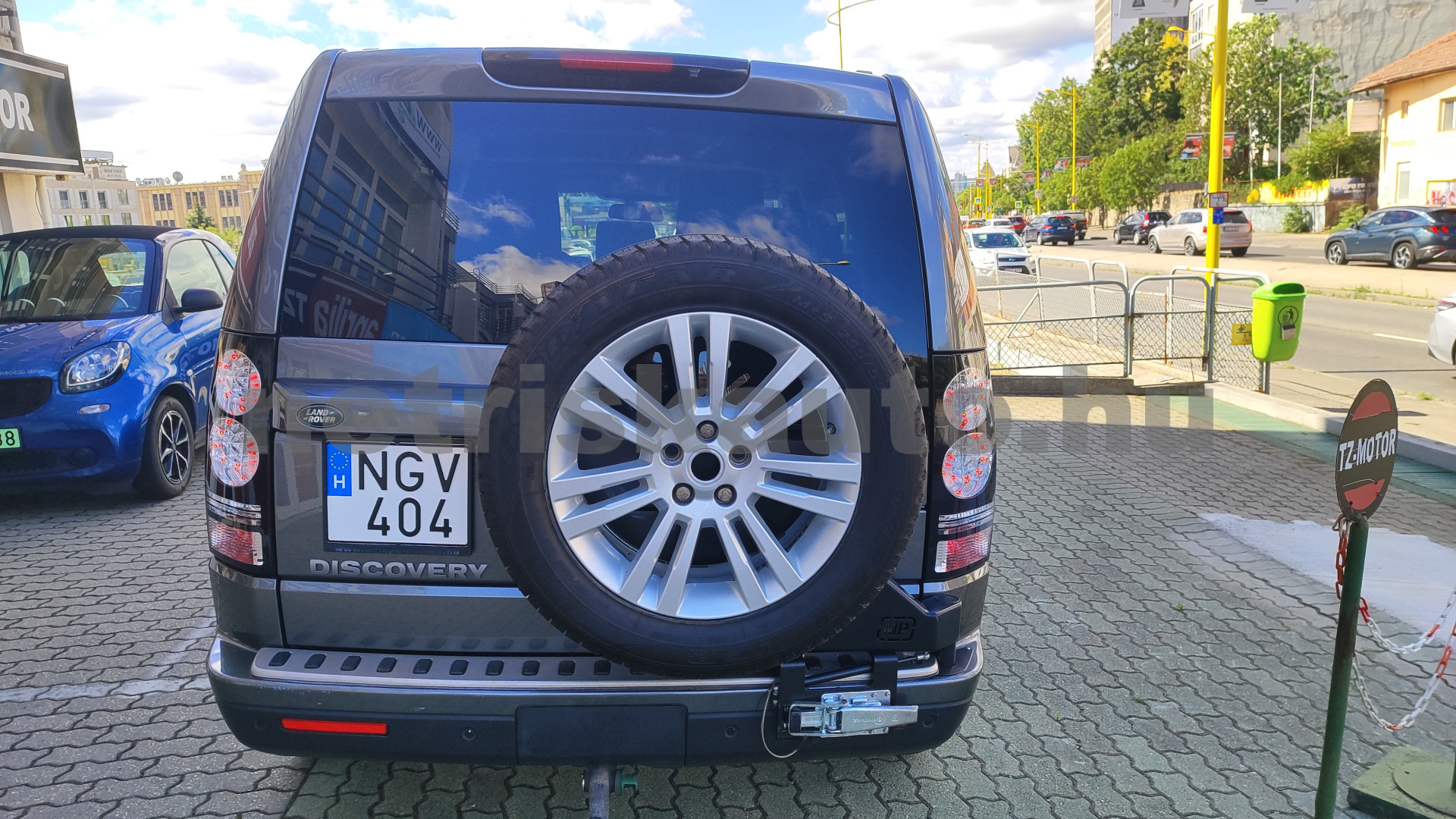 LAND ROVER Discovery 3.0 SDV6 HSE Aut. [7 személy] személygépkocsi - 2993cm3 Diesel 121499 4/12