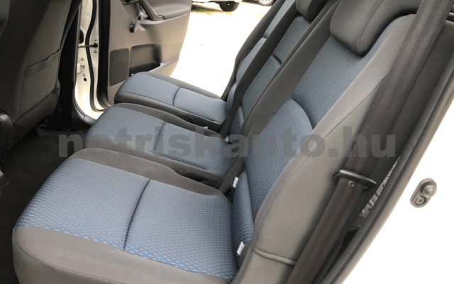 TOYOTA Corolla Verso/Verso 1.6 D-4D Active személygépkocsi - 1598cm3 Diesel 119938 11/12