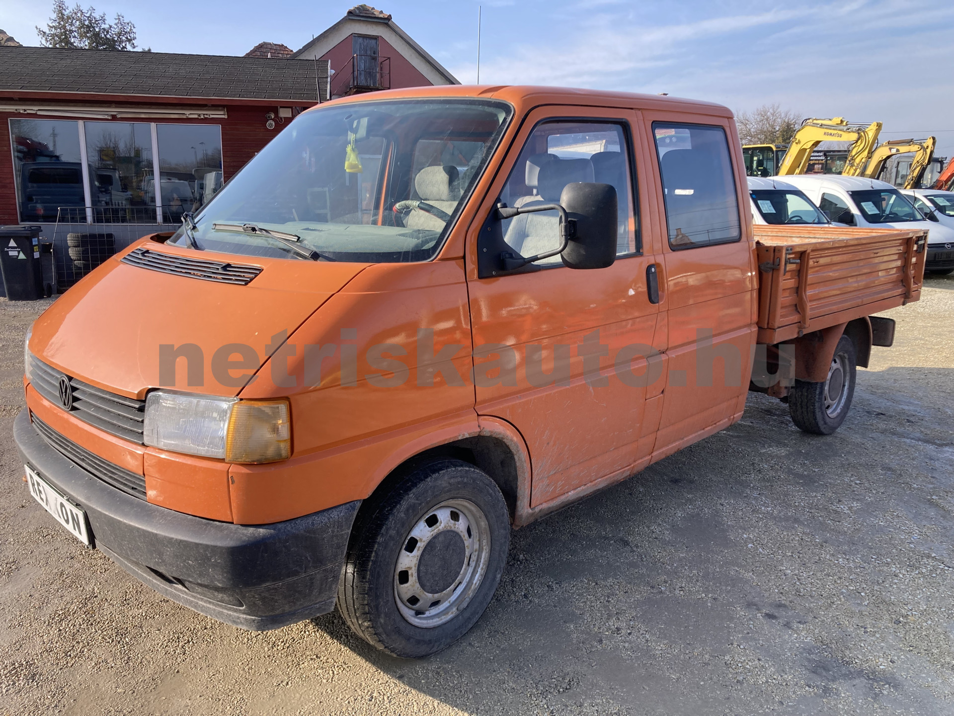 VW Transporter 2.4 70M 1F2 F tehergépkocsi 3,5t össztömegig - 2370cm3 Diesel 121389 2/9