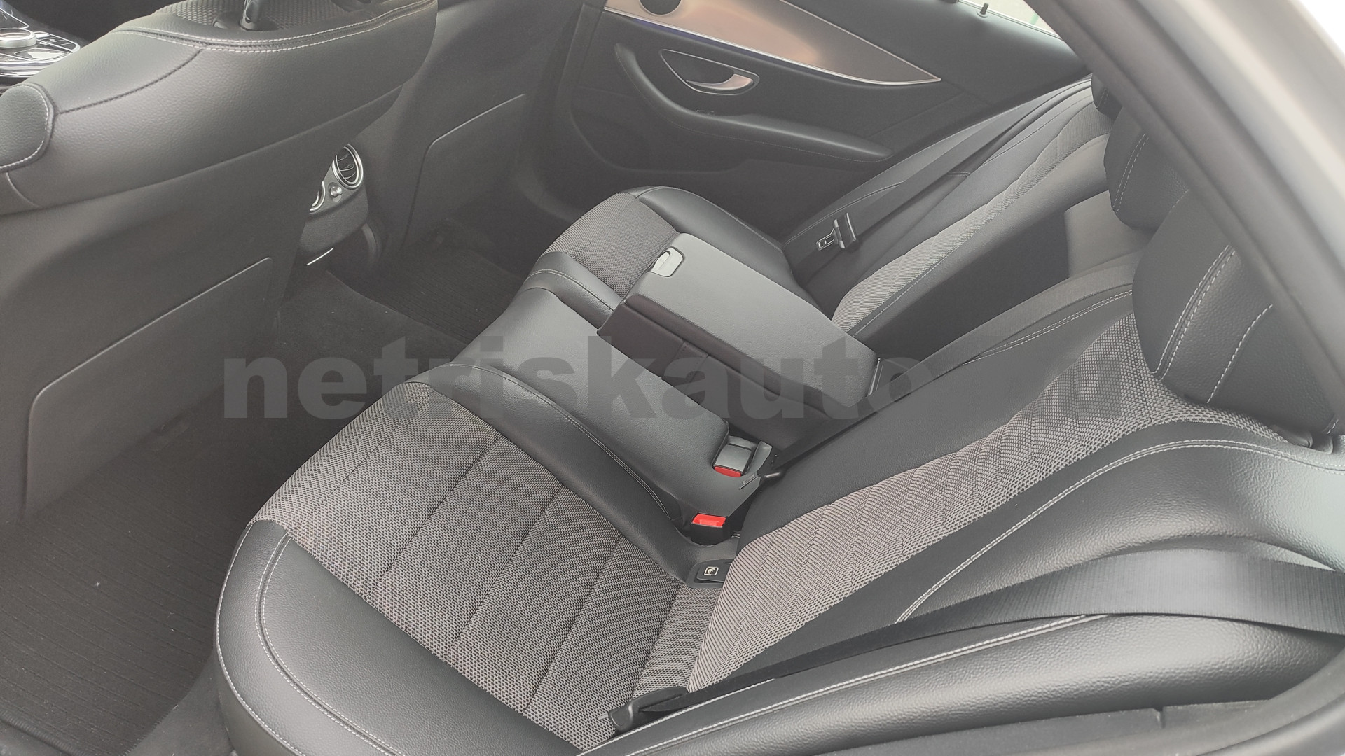 MERCEDES-BENZ E-osztály E 200 9G-TRONIC személygépkocsi - 1991cm3 Benzin 121624 10/12