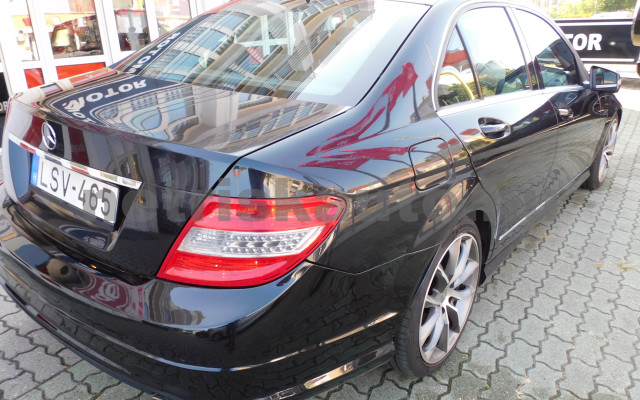 MERCEDES-BENZ C-osztály C 300 4Matic Avantgarde Aut. személygépkocsi - 2996cm3 Benzin 120889 12/12