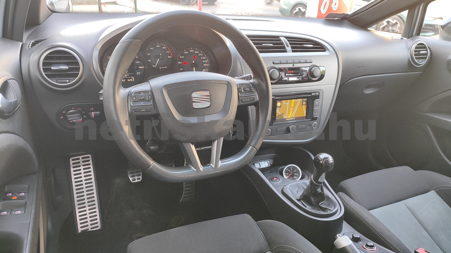 SEAT Leon 2.0 TFSI Cupra R személygépkocsi - 1984cm3 Benzin 121495 6/12