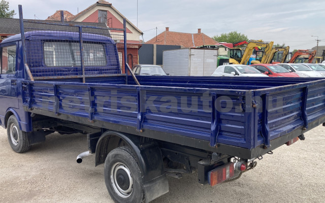 VW LT LT 35 2.4 TD 3 FŐ+PLATÓ,MAGYAR OKMÁNYOS tehergépkocsi 3,5t össztömegig - 2383cm3 Diesel 120709 3/8
