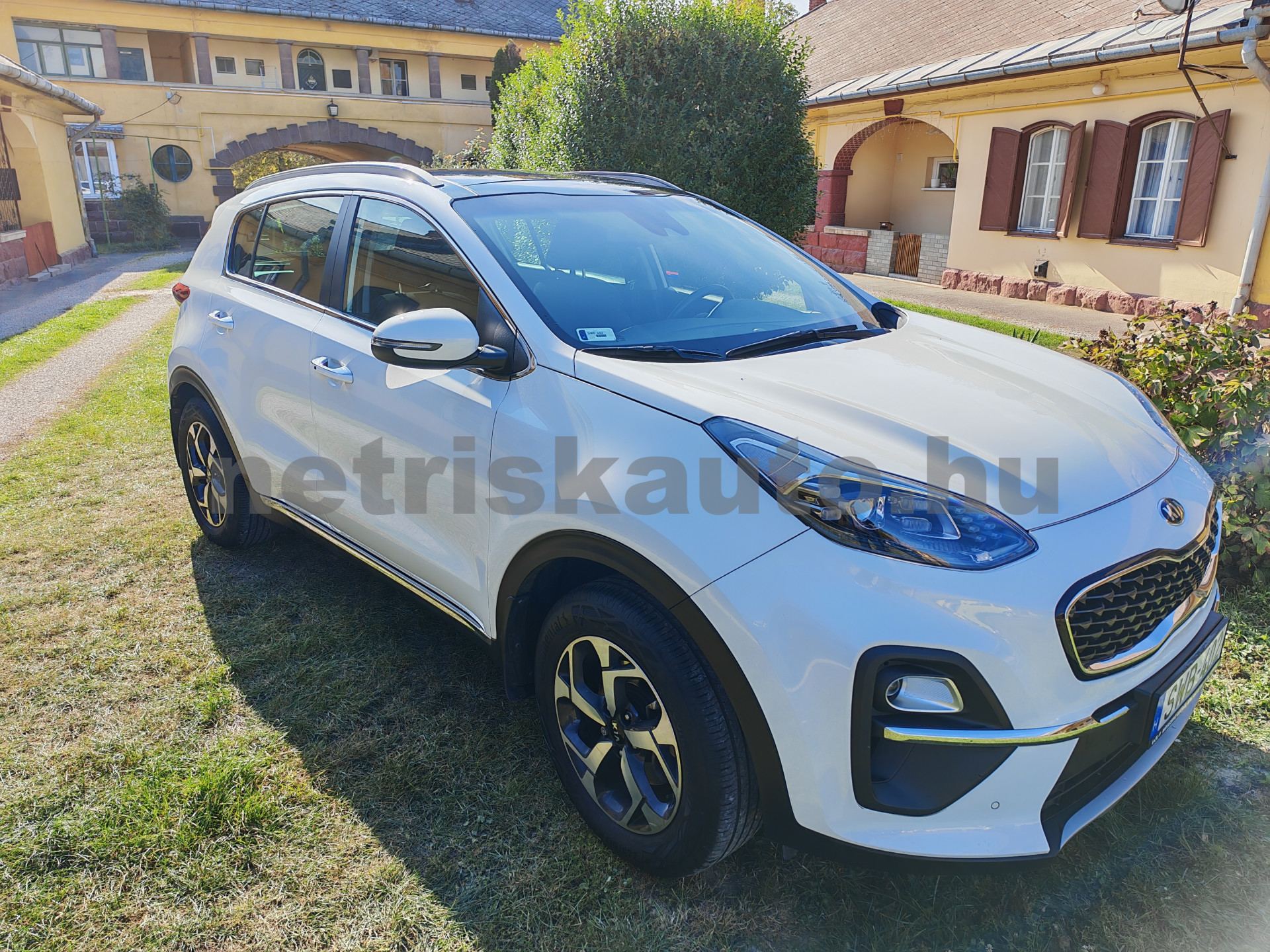 KIA Sportage 1.6 GDI Gold MY21 személygépkocsi - 1591cm3 Benzin 121316 3/12