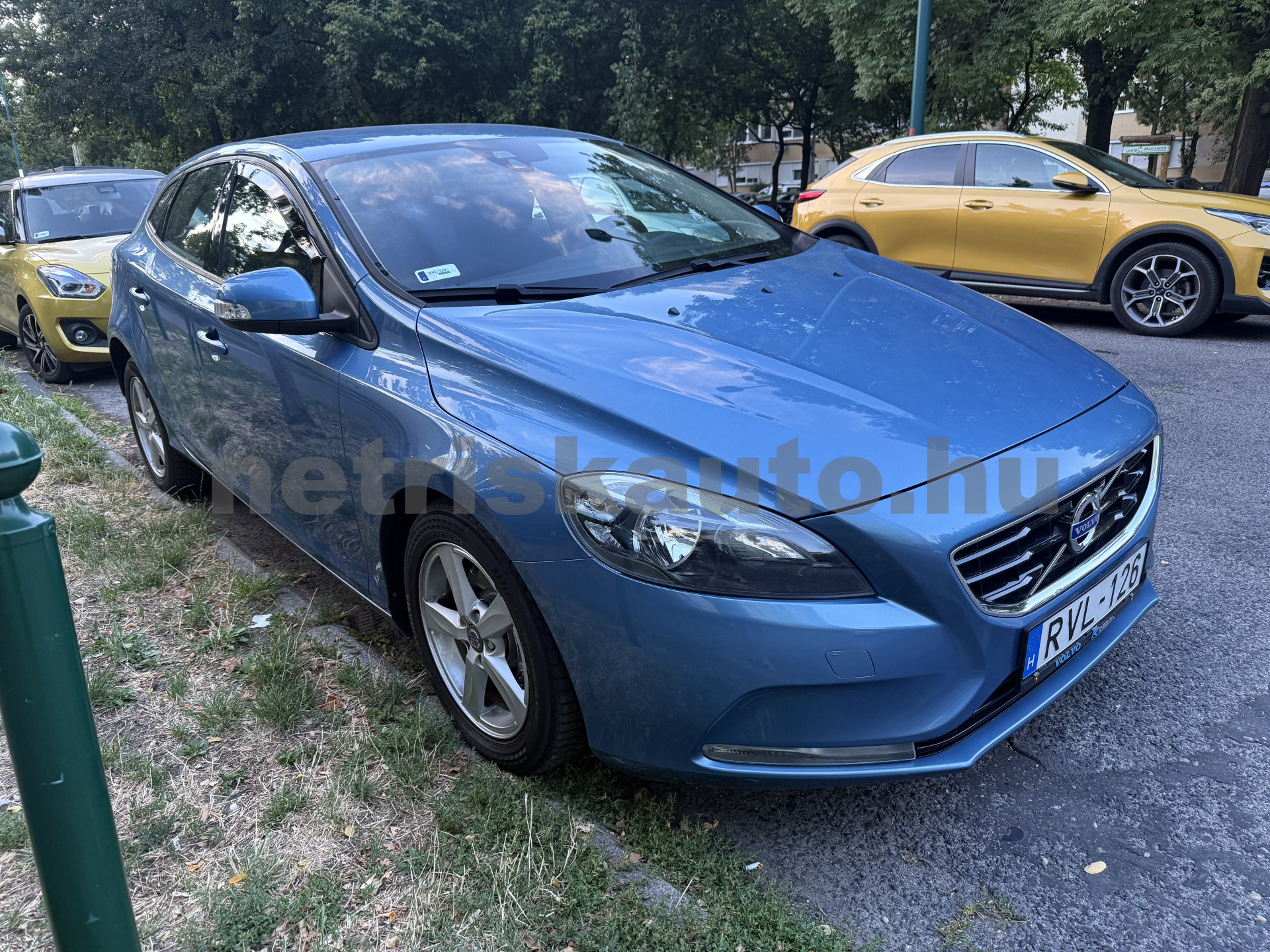 VOLVO V40 1.6 D [D2] Ocean Race Powershift személygépkocsi - 1560cm3 Diesel 121230 2/8