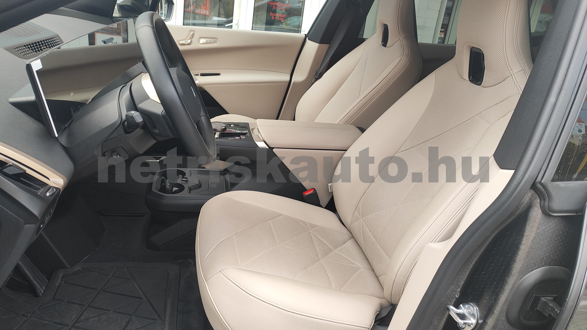 BMW iX iX xDrive60 109,1kWh személygépkocsi - cm3 Kizárólag elektromos 121571 4/12