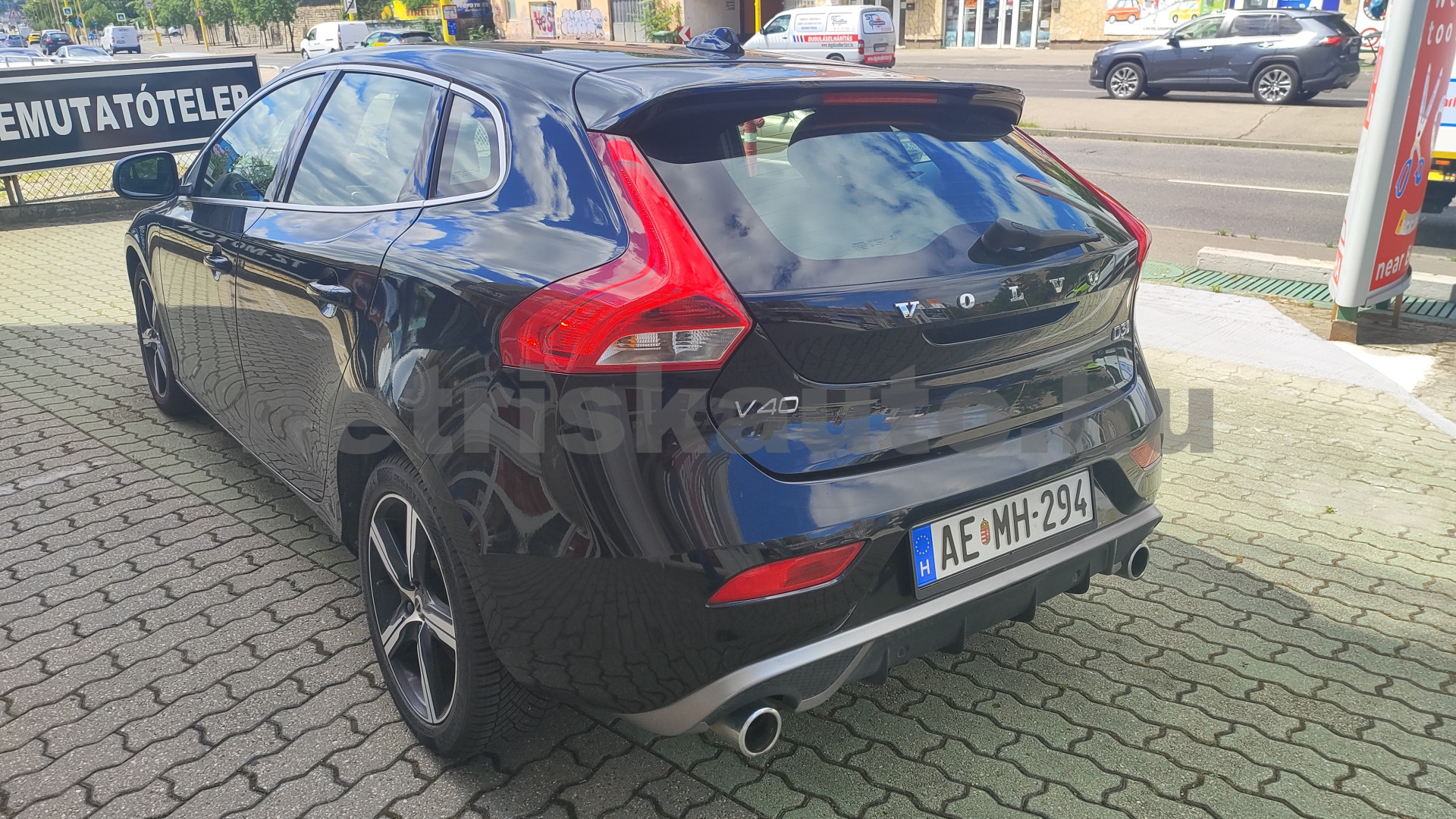 VOLVO V40 2.0 D [D3] R-Design Geartronic személygépkocsi - 1969cm3 Diesel 121501 2/12