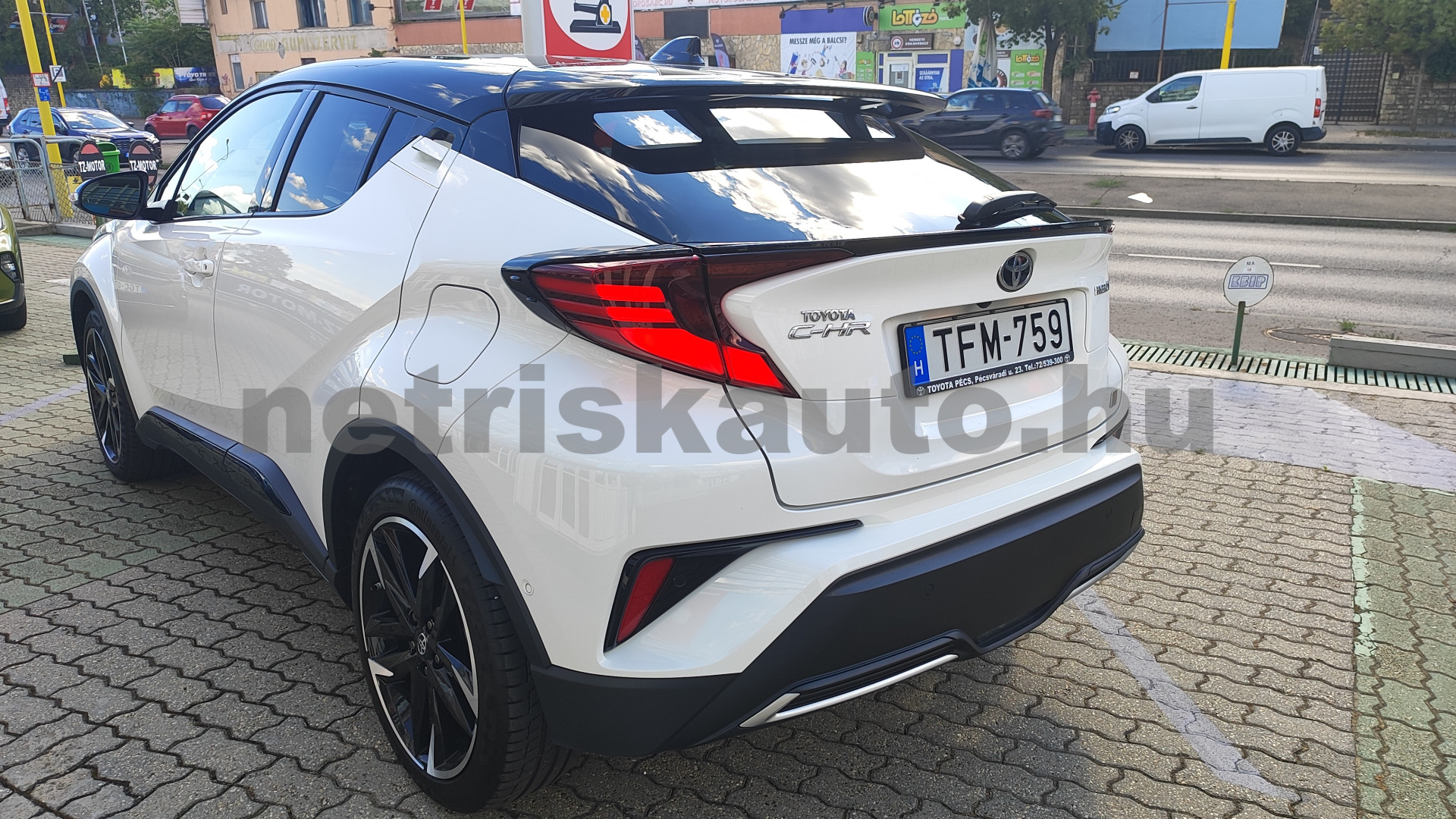 TOYOTA C-HR 2.0 Hybrid GR Sport e-CVT személygépkocsi - 1987cm3 Hybrid 121532 2/12