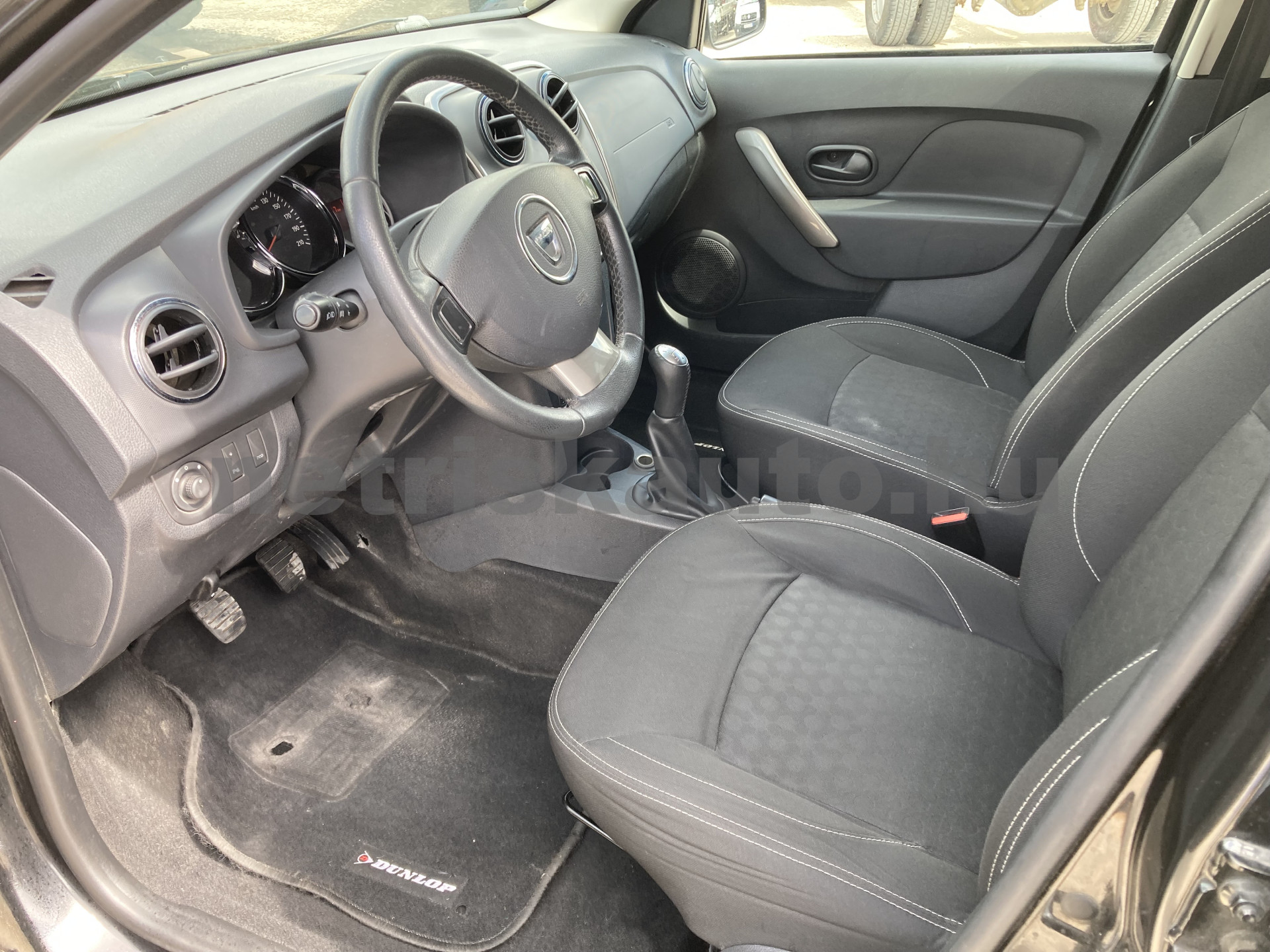 DACIA Logan 1.5 dCi Arctic személygépkocsi - 1461cm3 Diesel 121533 5/10