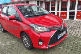 TOYOTA Yaris 1.33 Active CVT személygépkocsi - 1329cm3 Benzin 121327