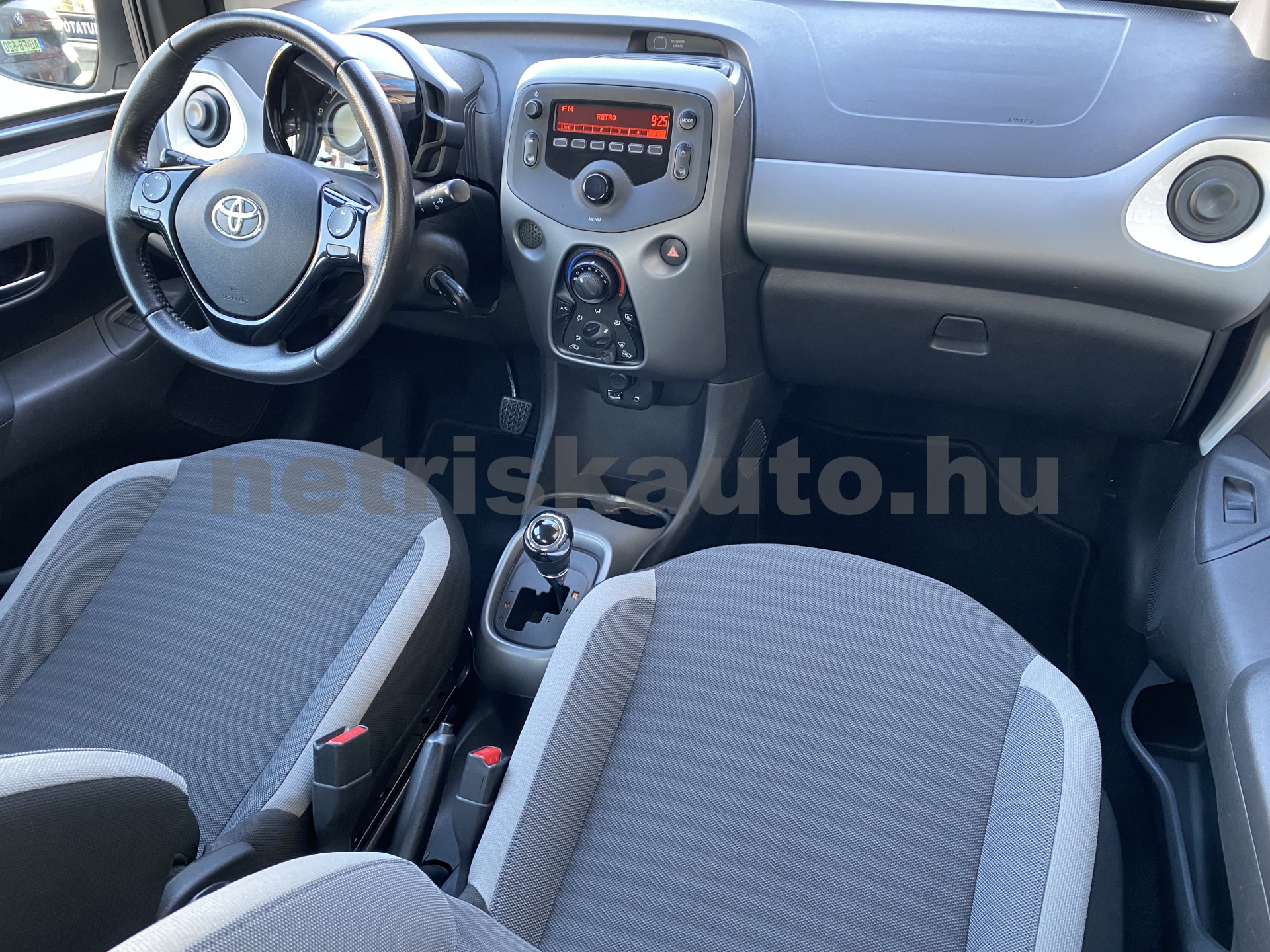 TOYOTA Aygo 1.0 x-play x-shift személygépkocsi - 998cm3 Benzin 121626 7/12