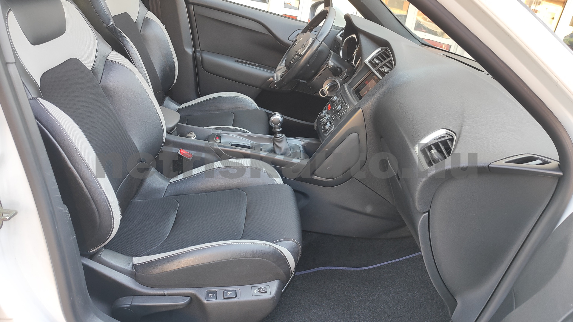 CITROEN DS4 1.6 HDi Style személygépkocsi - 1560cm3 Diesel 121545 8/12