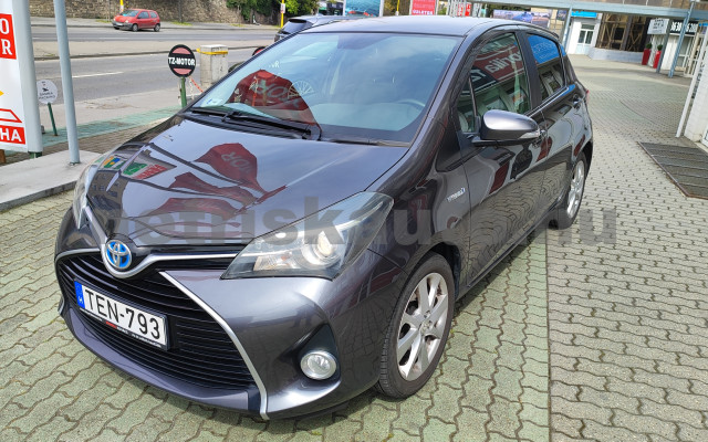 TOYOTA Yaris 1.5 HSD Active Aut. személygépkocsi - 1497cm3 Hybrid 121440 12/12