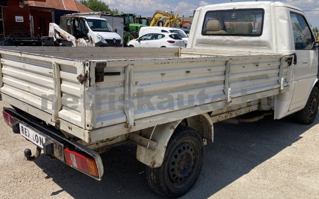 VW Transporter 2.4 70E 1F5 F tehergépkocsi 3,5t össztömegig - 2370cm3 Diesel 121511 4/8