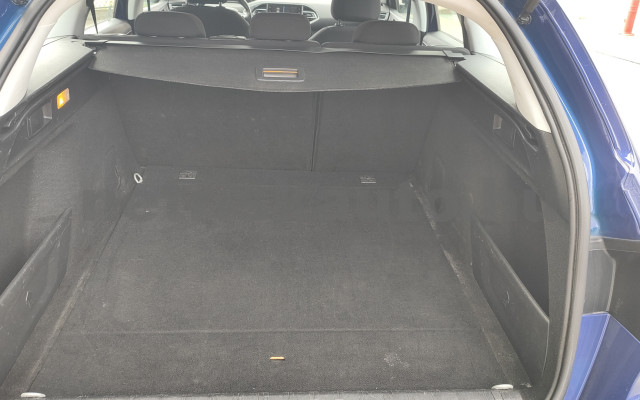 PEUGEOT 308 1.5 BlueHDi Allure személygépkocsi - 1499cm3 Diesel 121526 10/12