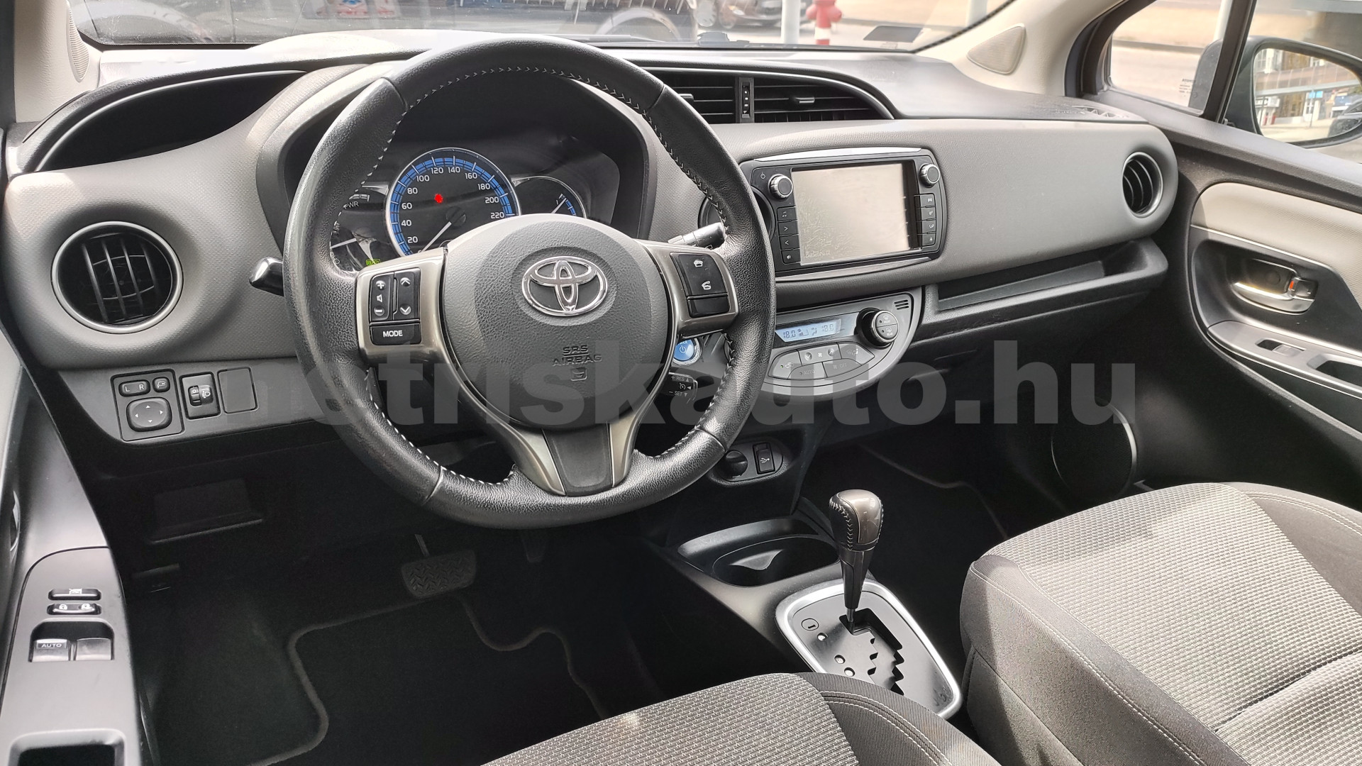 TOYOTA Yaris 1.5 HSD Active Aut. személygépkocsi - 1497cm3 Hybrid 121440 6/12