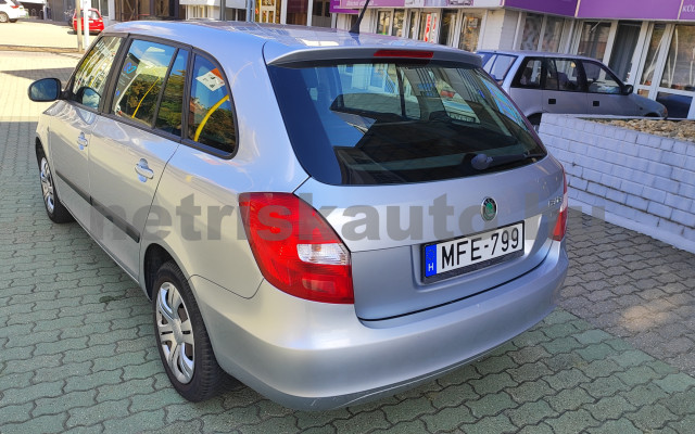 SKODA Fabia 1.2 TSI Ambition személygépkocsi - 1197cm3 Benzin 121566 2/12