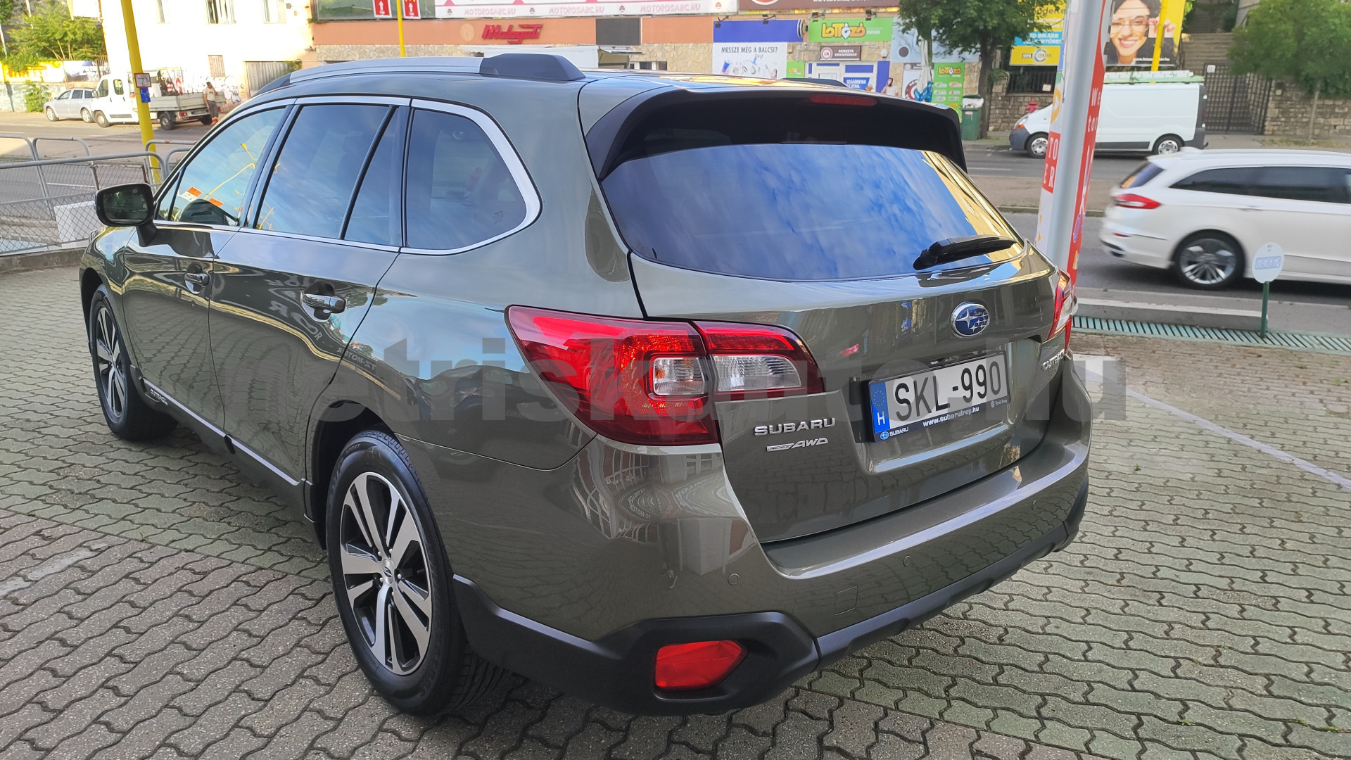 SUBARU Outback 2.5 Sport EyeSight Aut. személygépkocsi - 2498cm3 Benzin 121463 2/12
