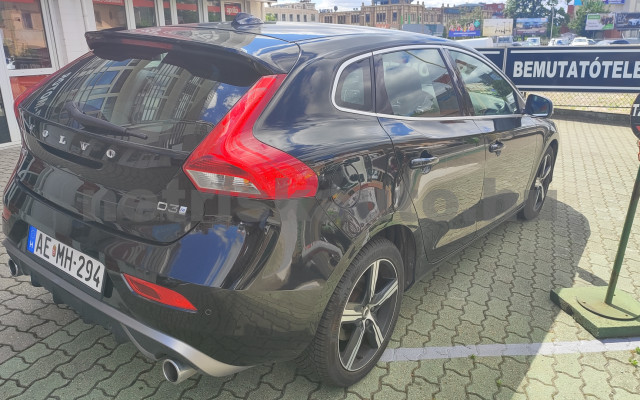 VOLVO V40 2.0 D [D3] R-Design Geartronic személygépkocsi - 1969cm3 Diesel 121501 12/12