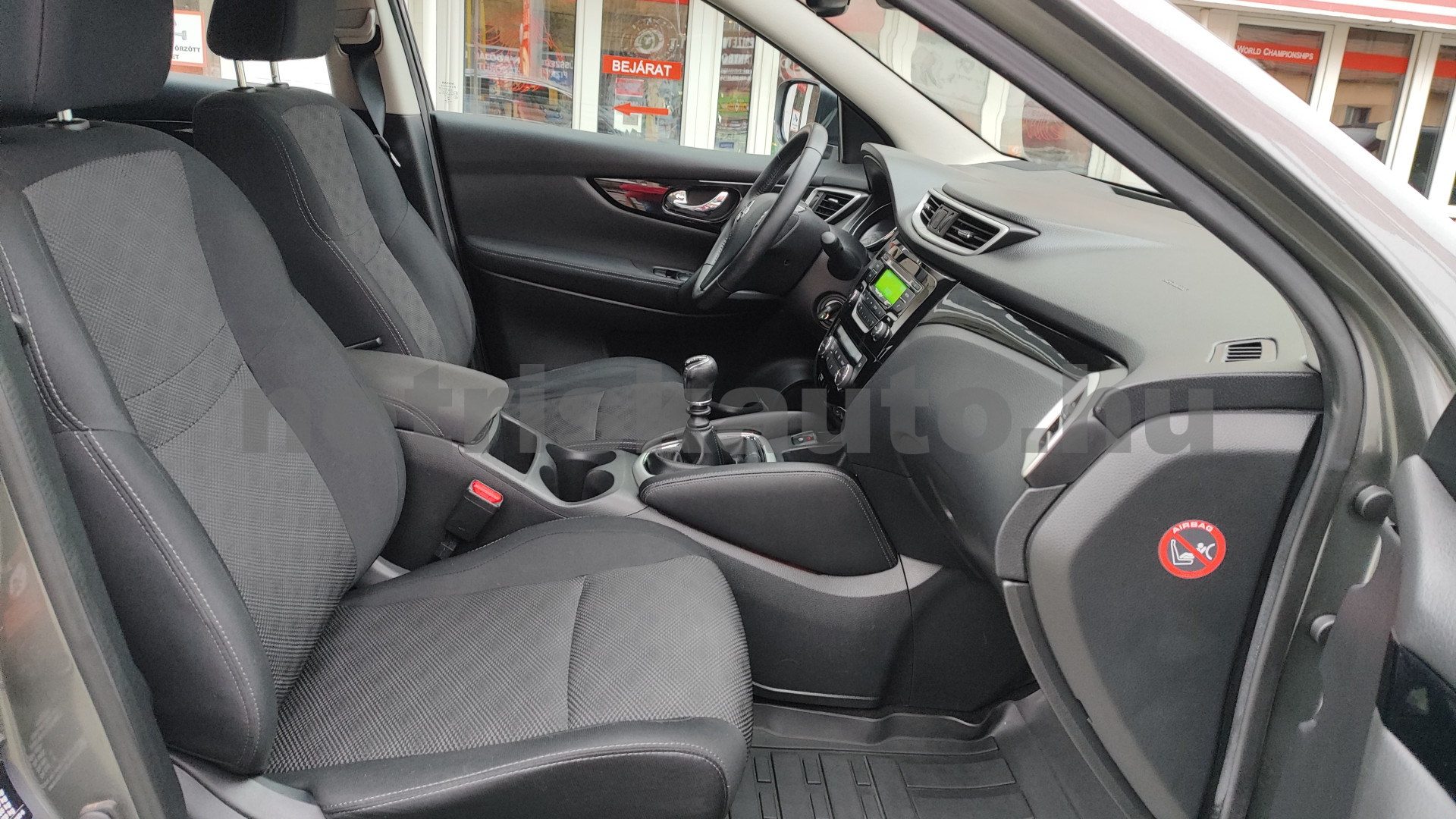 NISSAN Qashqai 1.2 DIG-T Acenta E6 személygépkocsi - 1197cm3 Benzin 121331 8/12