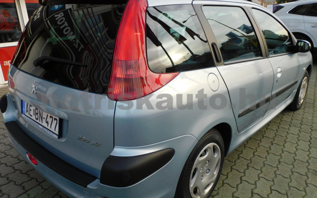 PEUGEOT 206 1.4 Presence személygépkocsi - 1360cm3 Benzin 120454 4/12