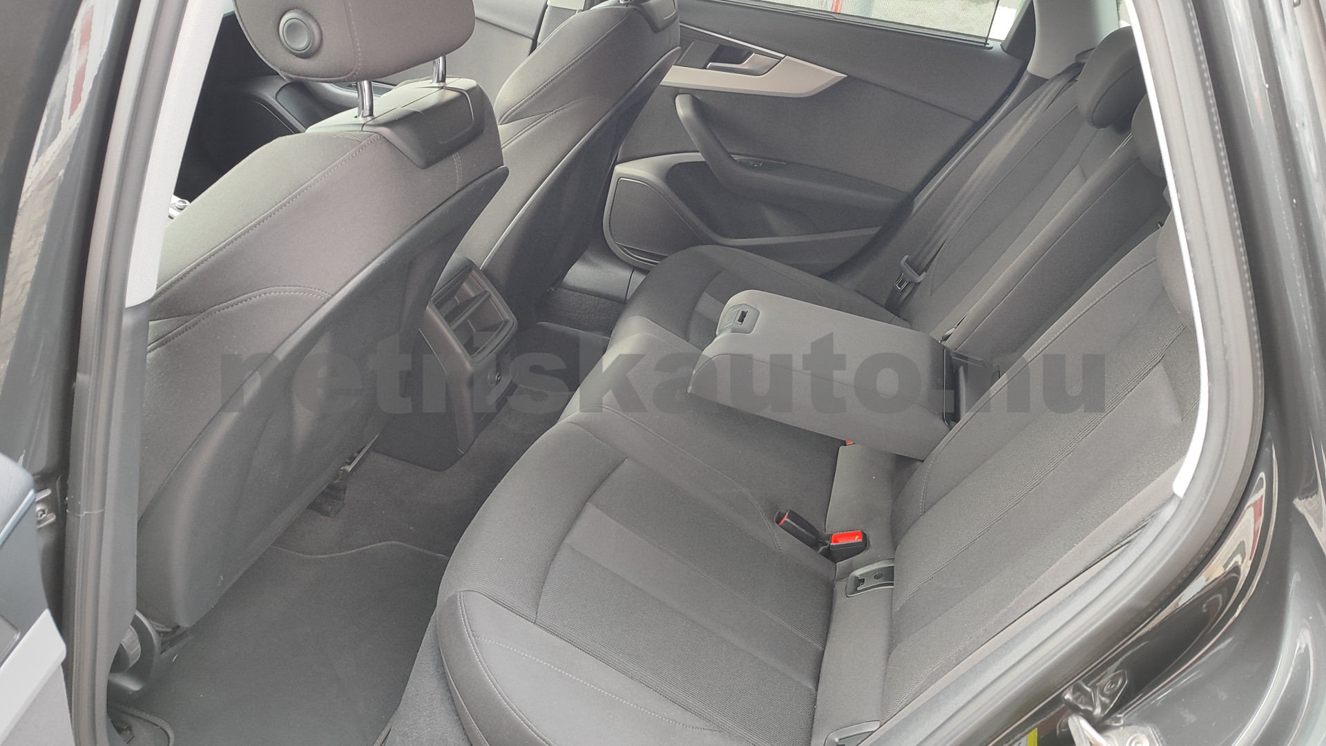 AUDI A4 40 TDI Sport quattro S-tronic személygépkocsi - 1968cm3 Diesel 121371 9/12