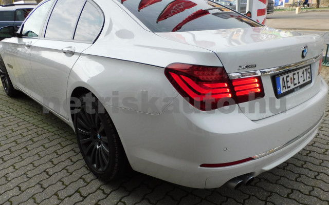 BMW 7-es sorozat 730Ld xDrive Aut. személygépkocsi - 2993cm3 Diesel 120652 2/12