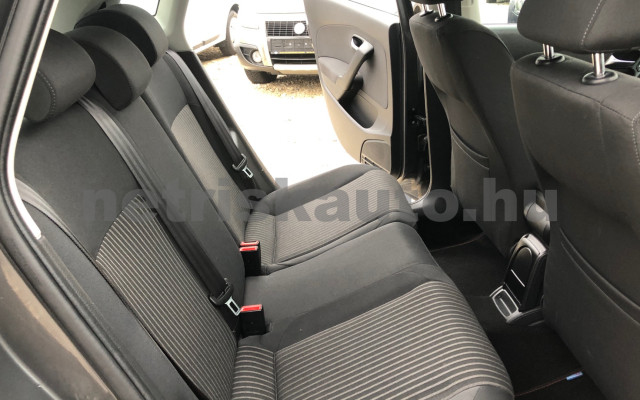 VW Polo 1.2 70 Highline személygépkocsi - 1198cm3 Benzin 119998 10/12
