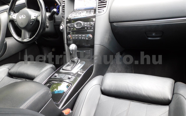 INFINITI QX70 3.0 d S Premium Aut. személygépkocsi - 2993cm3 Diesel 121025 8/12
