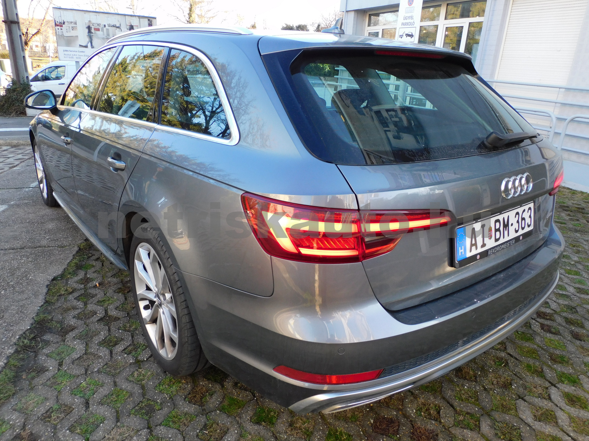 AUDI A4 40 TDI S line quattro S-tronic személygépkocsi - 1968cm3 Diesel 121040 2/12