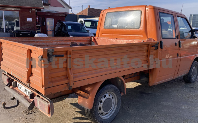 VW Transporter 2.4 70M 1F2 F tehergépkocsi 3,5t össztömegig - 2370cm3 Diesel 121389 4/9