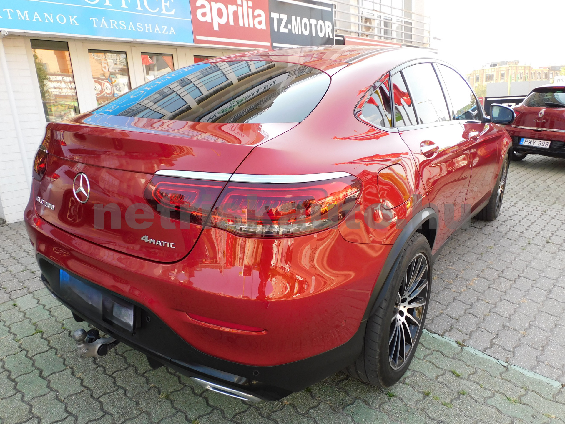 MERCEDES-BENZ GLC-osztály GLC 200 4Matic EQ Boost 9G-TRONIC személygépkocsi - 1991cm3 Hybrid 121240 12/12