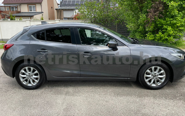 MAZDA Mazda 3 2.0 Attraction személygépkocsi - 1998cm3 Benzin 120204 6/40