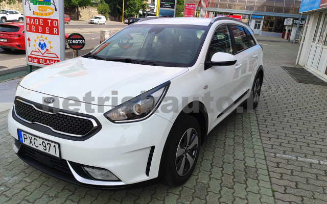 KIA Niro 1.6 GDI LX DCT személygépkocsi - 1580cm3 Hybrid 121487 11/12