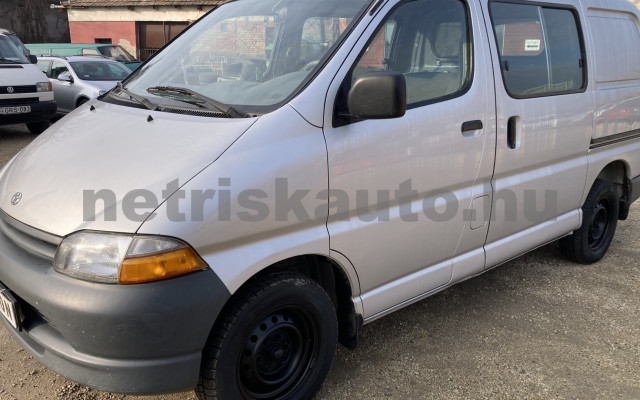 TOYOTA Hi-Ace 2.4 D Panel Van tehergépkocsi 3,5t össztömegig - 2446cm3 Diesel 121356 2/10
