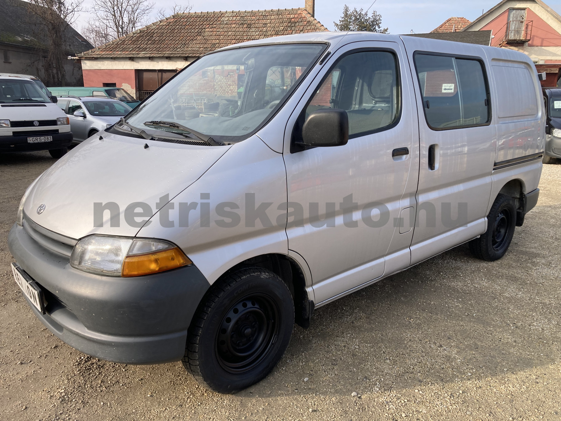 TOYOTA Hi-Ace 2.4 D Panel Van tehergépkocsi 3,5t össztömegig - 2446cm3 Diesel 121356 2/10