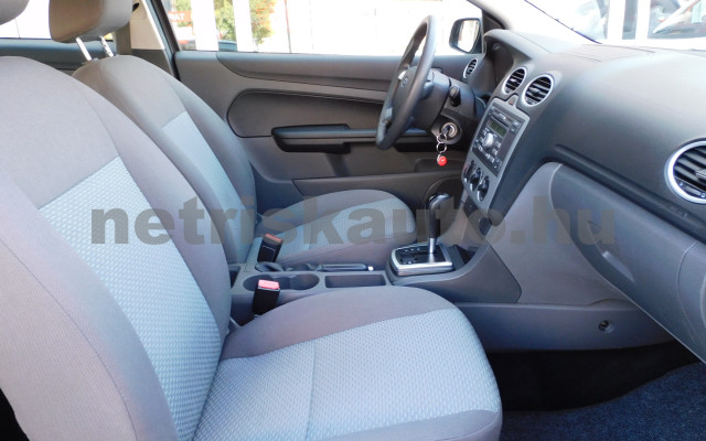 FORD Focus 1.6 Trend Aut. személygépkocsi - 1596cm3 Benzin 120320 8/12