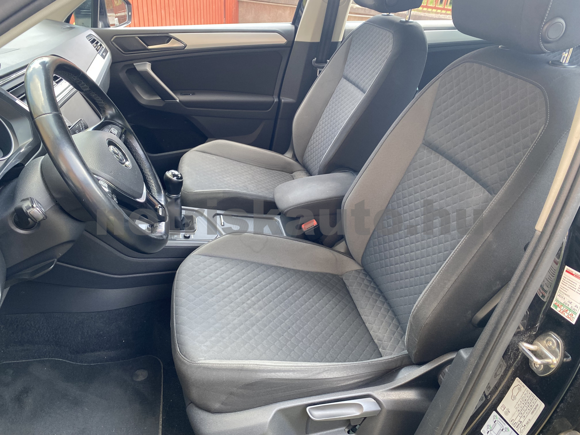 VW Tiguan 2.0 TDI BMT SCR Comfortline személygépkocsi - 1968cm3 Diesel 121183 6/12