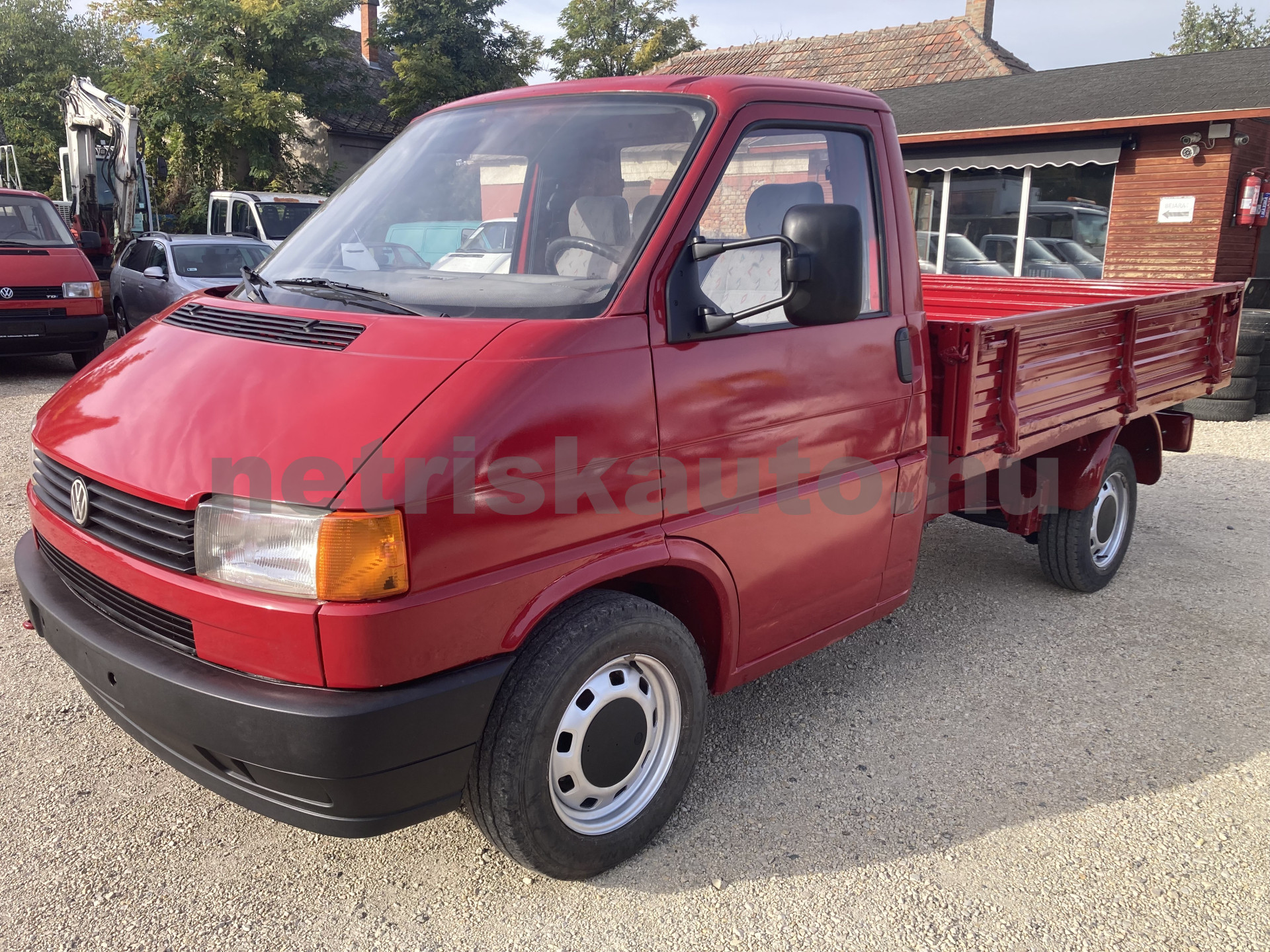 VW Transporter 2.4 70E 1F5 F tehergépkocsi 3,5t össztömegig - 2370cm3 Diesel 121621 2/8