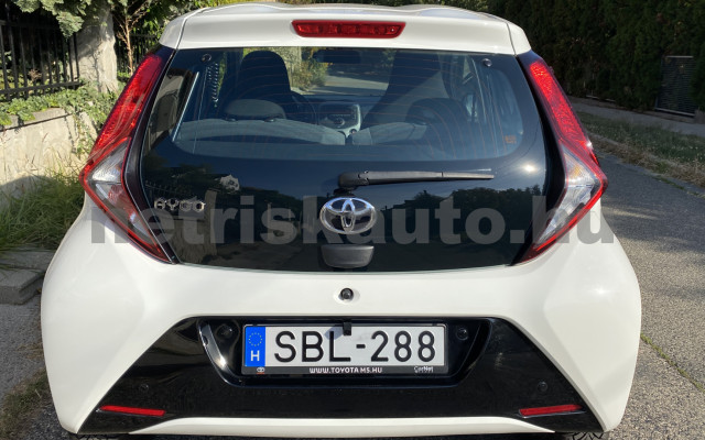 TOYOTA Aygo 1.0 x-play x-shift személygépkocsi - 998cm3 Benzin 121626 4/12