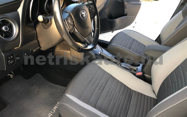 TOYOTA Auris 1.8 HSD Active Trend Aut. személygépkocsi - 1798cm3 Hybrid 120029 9/12